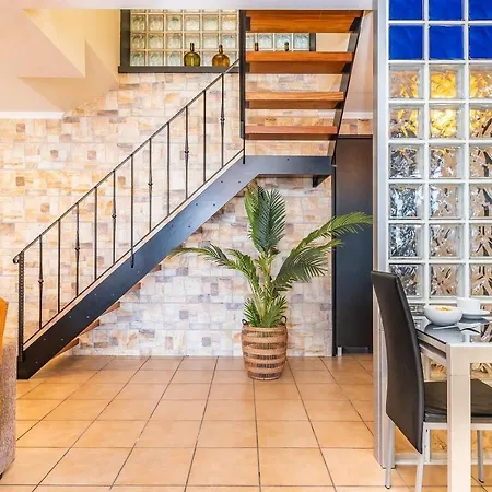 Ocean Panorama House By Homie * カリェタ