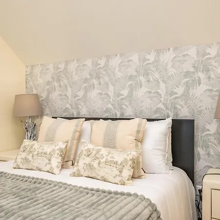 Ocean Panorama House By Homie *