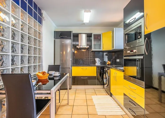 Ocean Panorama House By Homie Calheta (Madeira)