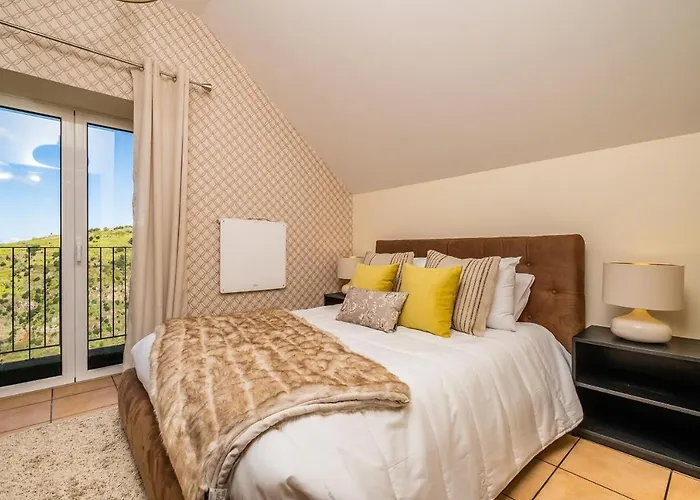 Ocean Panorama House By Homie